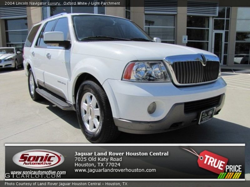Oxford White / Light Parchment 2004 Lincoln Navigator Luxury