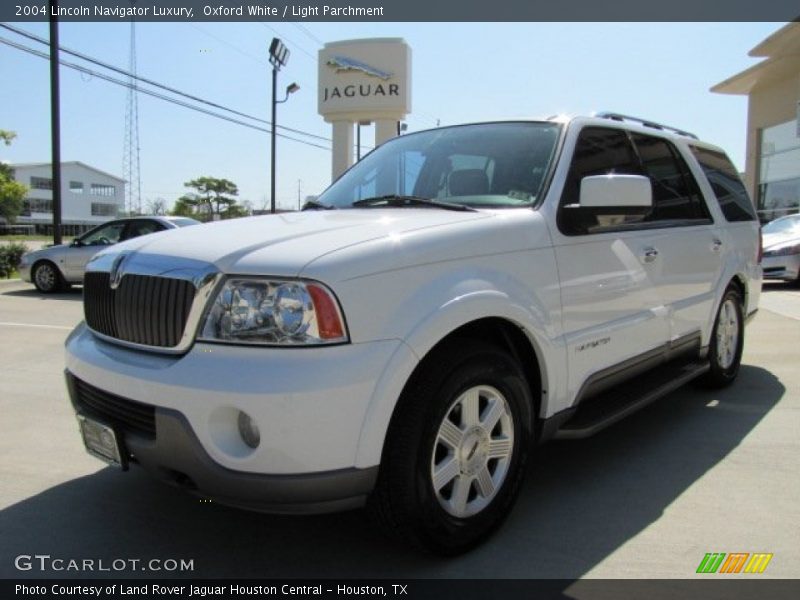 Oxford White / Light Parchment 2004 Lincoln Navigator Luxury
