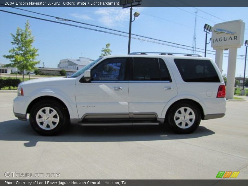 Oxford White / Light Parchment 2004 Lincoln Navigator Luxury