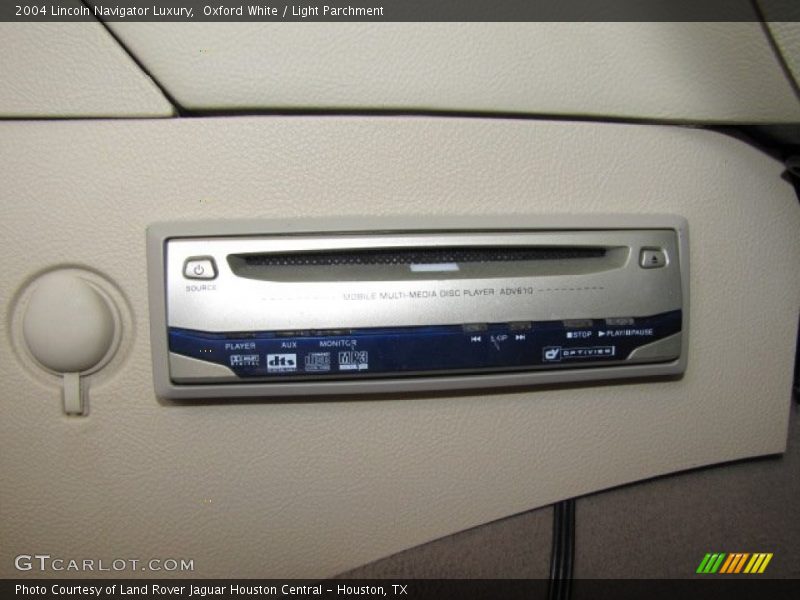 Oxford White / Light Parchment 2004 Lincoln Navigator Luxury