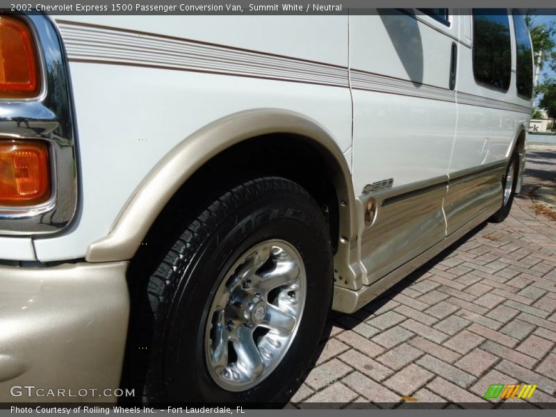 Summit White / Neutral 2002 Chevrolet Express 1500 Passenger Conversion Van
