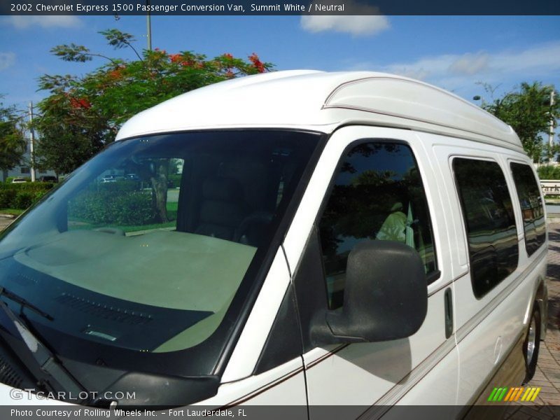 Summit White / Neutral 2002 Chevrolet Express 1500 Passenger Conversion Van