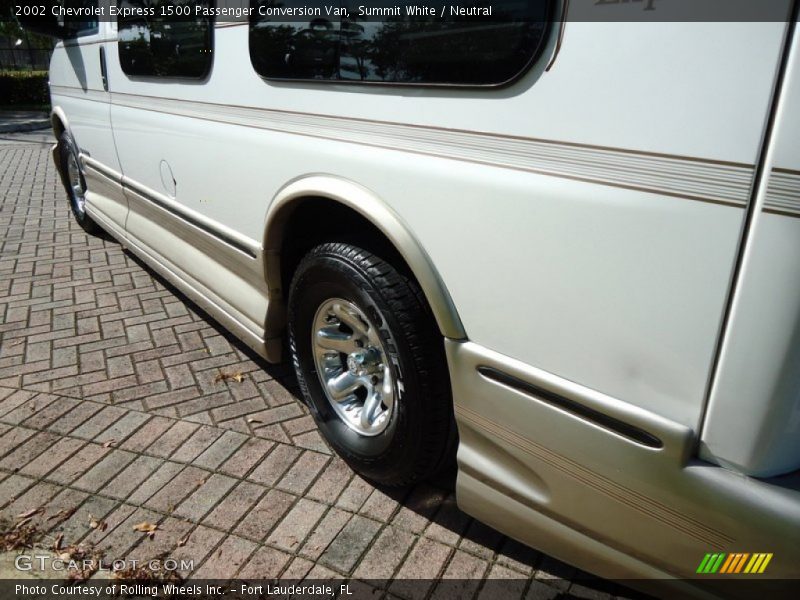 Summit White / Neutral 2002 Chevrolet Express 1500 Passenger Conversion Van