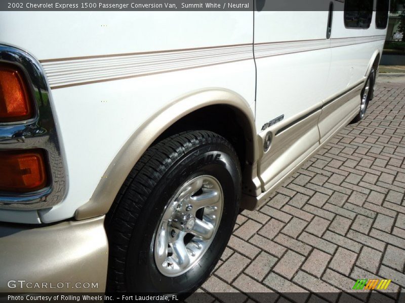 Summit White / Neutral 2002 Chevrolet Express 1500 Passenger Conversion Van
