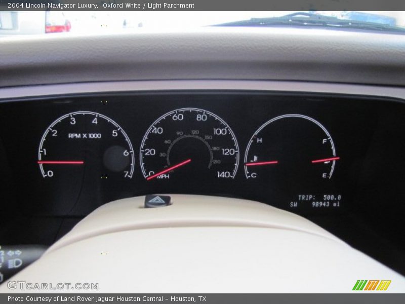 Oxford White / Light Parchment 2004 Lincoln Navigator Luxury