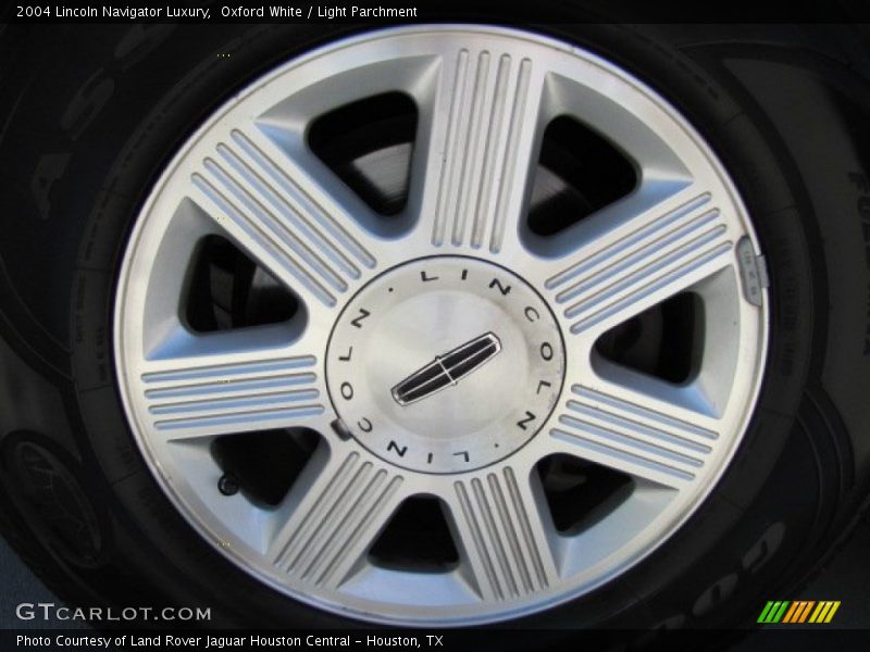 Oxford White / Light Parchment 2004 Lincoln Navigator Luxury