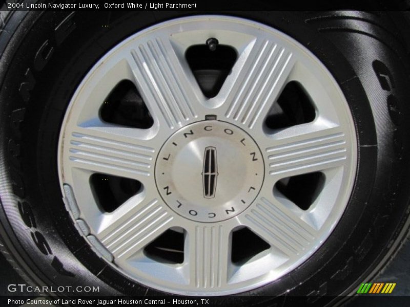 Oxford White / Light Parchment 2004 Lincoln Navigator Luxury