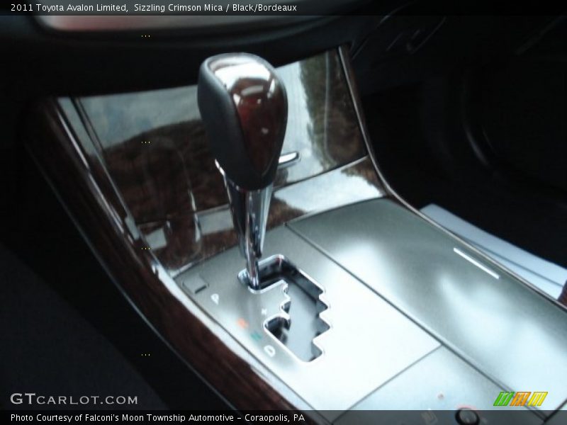 Sizzling Crimson Mica / Black/Bordeaux 2011 Toyota Avalon Limited