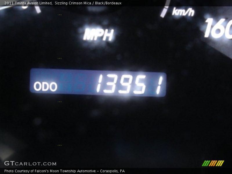 Sizzling Crimson Mica / Black/Bordeaux 2011 Toyota Avalon Limited