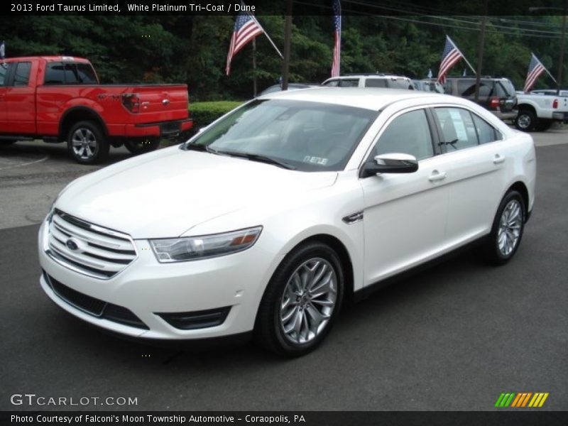 Front 3/4 View of 2013 Taurus Limited