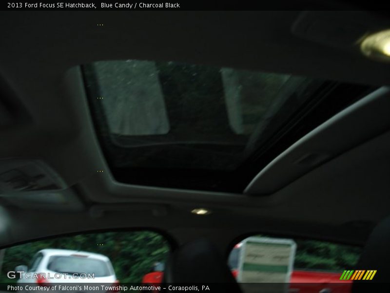Blue Candy / Charcoal Black 2013 Ford Focus SE Hatchback