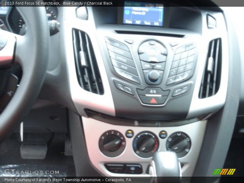 Blue Candy / Charcoal Black 2013 Ford Focus SE Hatchback