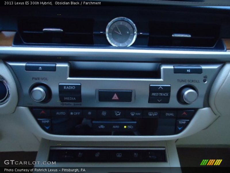 Obsidian Black / Parchment 2013 Lexus ES 300h Hybrid