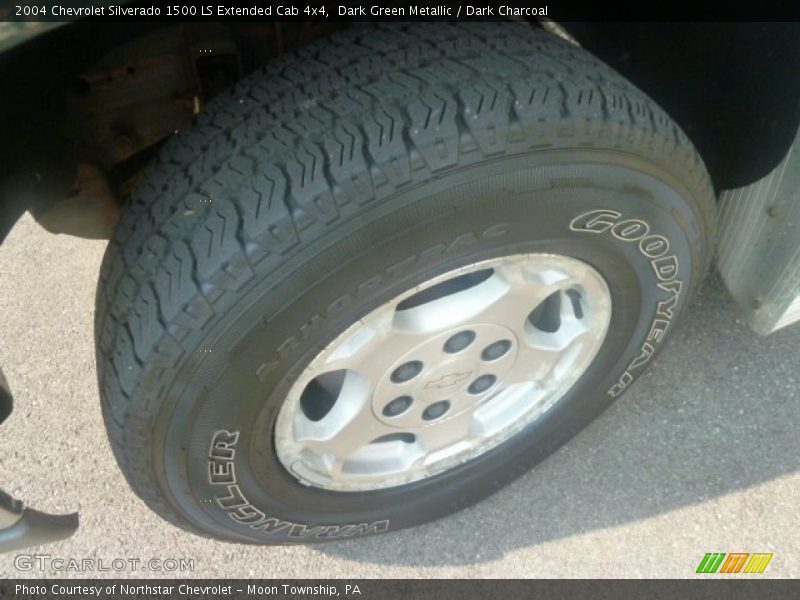 Dark Green Metallic / Dark Charcoal 2004 Chevrolet Silverado 1500 LS Extended Cab 4x4