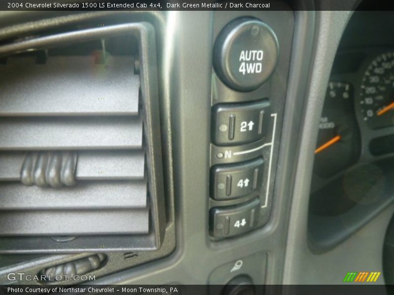 Dark Green Metallic / Dark Charcoal 2004 Chevrolet Silverado 1500 LS Extended Cab 4x4