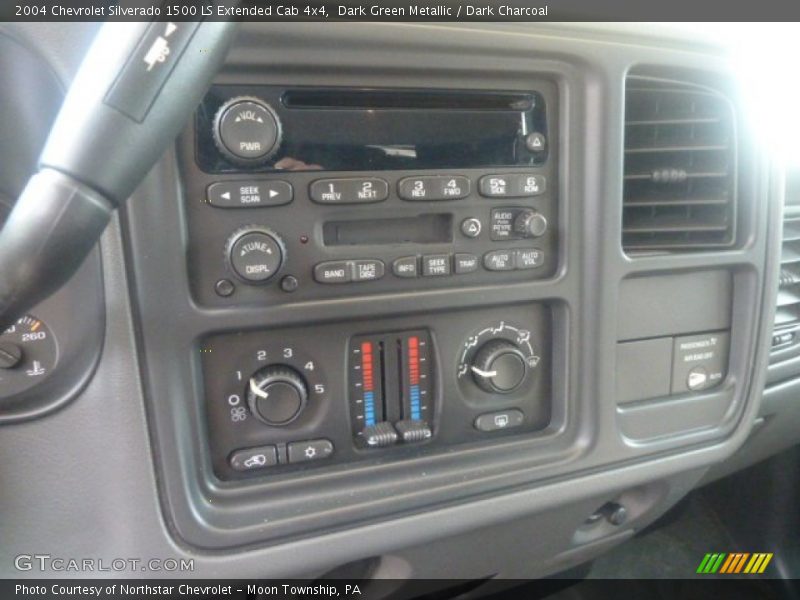 Dark Green Metallic / Dark Charcoal 2004 Chevrolet Silverado 1500 LS Extended Cab 4x4