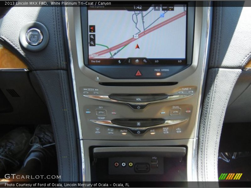White Platinum Tri-Coat / Canyon 2013 Lincoln MKX FWD