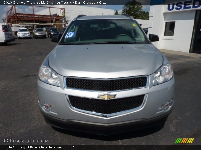 Silver Ice Metallic / Dark Gray/Light Gray 2010 Chevrolet Traverse LS