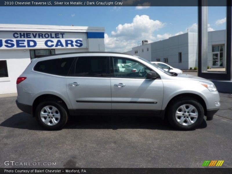Silver Ice Metallic / Dark Gray/Light Gray 2010 Chevrolet Traverse LS