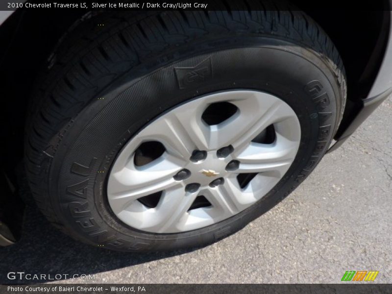 Silver Ice Metallic / Dark Gray/Light Gray 2010 Chevrolet Traverse LS