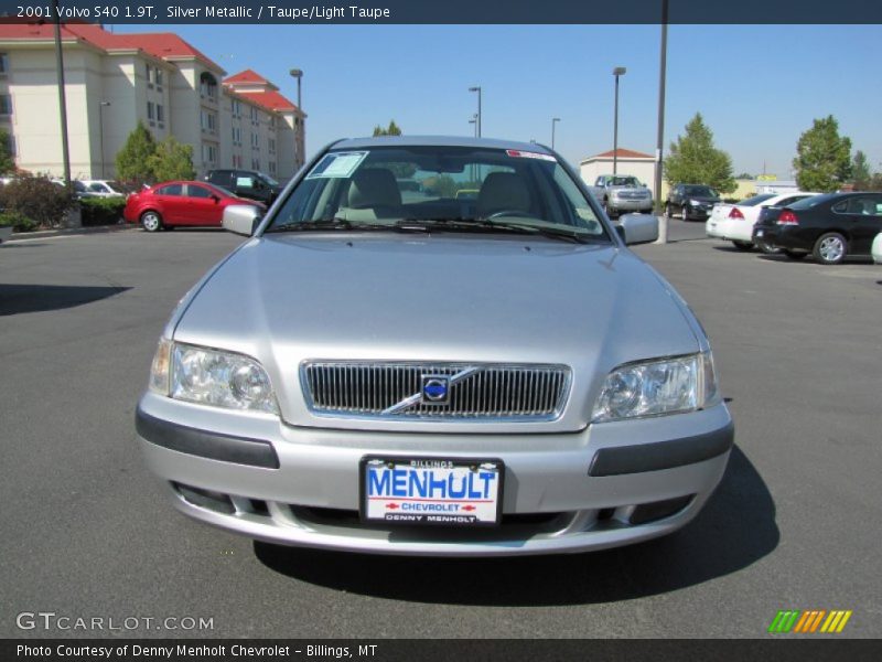 Silver Metallic / Taupe/Light Taupe 2001 Volvo S40 1.9T