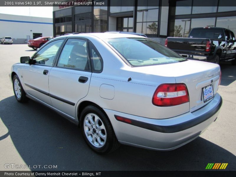 Silver Metallic / Taupe/Light Taupe 2001 Volvo S40 1.9T