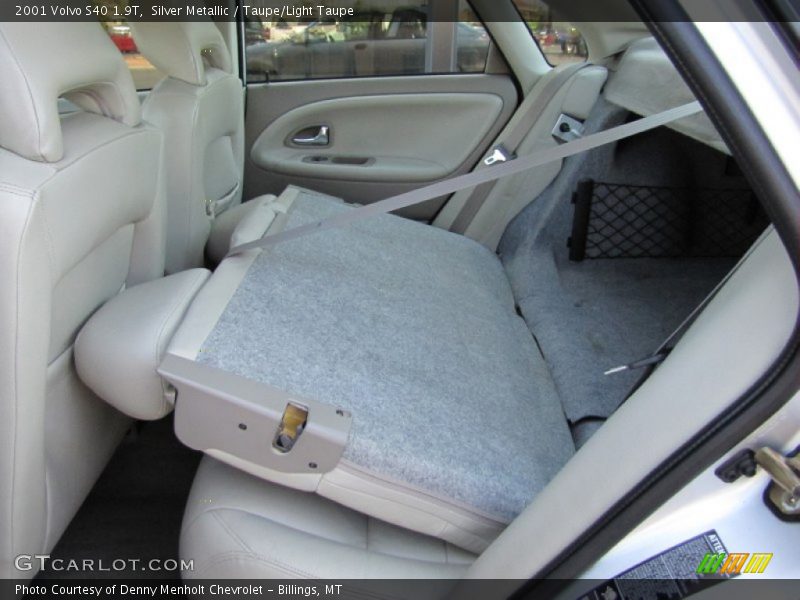 Silver Metallic / Taupe/Light Taupe 2001 Volvo S40 1.9T