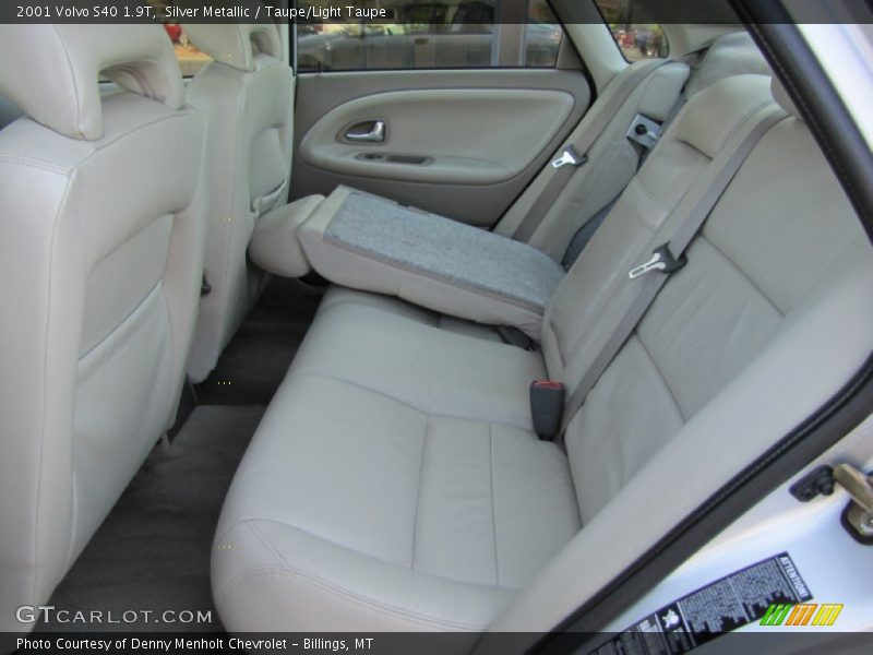 Silver Metallic / Taupe/Light Taupe 2001 Volvo S40 1.9T
