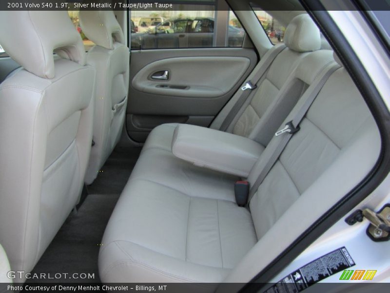 Silver Metallic / Taupe/Light Taupe 2001 Volvo S40 1.9T
