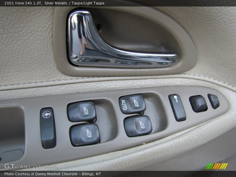 Silver Metallic / Taupe/Light Taupe 2001 Volvo S40 1.9T