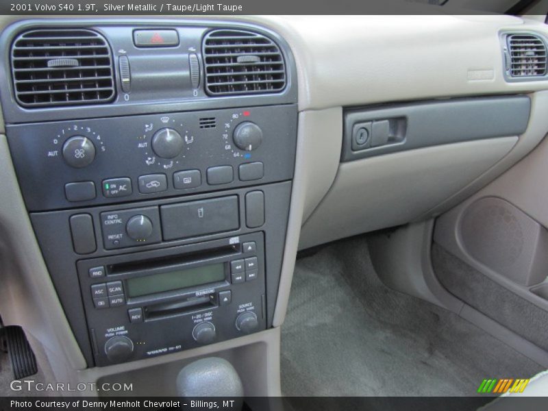 Silver Metallic / Taupe/Light Taupe 2001 Volvo S40 1.9T