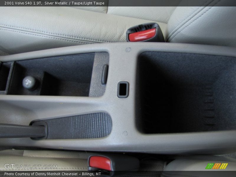 Silver Metallic / Taupe/Light Taupe 2001 Volvo S40 1.9T