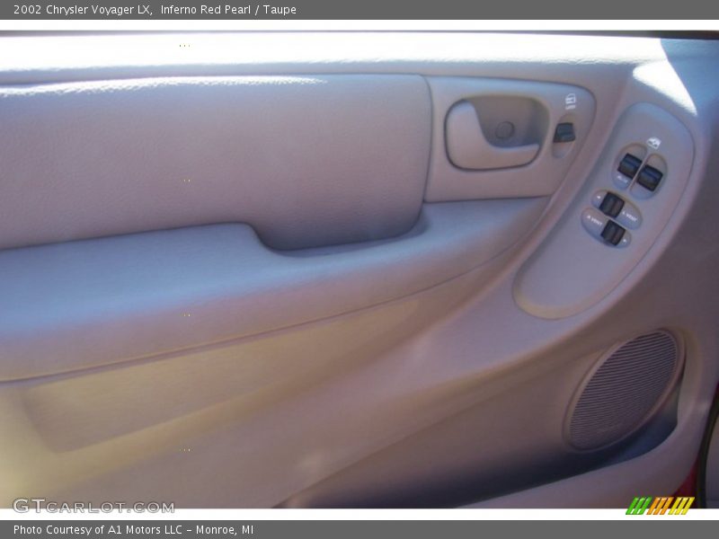 Inferno Red Pearl / Taupe 2002 Chrysler Voyager LX