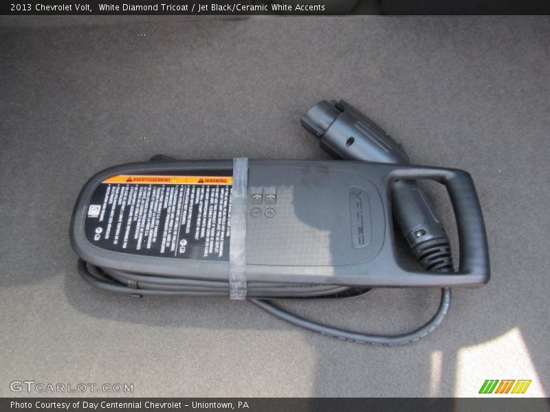 White Diamond Tricoat / Jet Black/Ceramic White Accents 2013 Chevrolet Volt