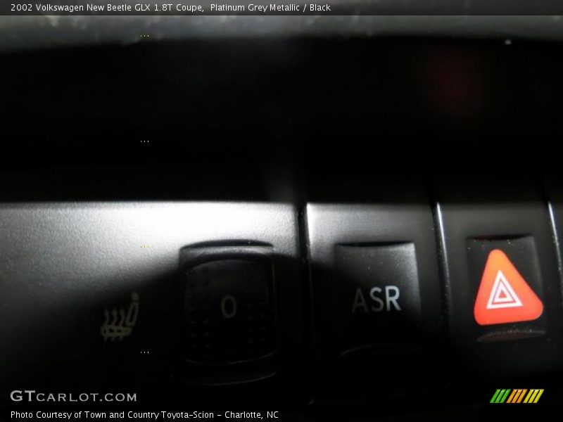 Platinum Grey Metallic / Black 2002 Volkswagen New Beetle GLX 1.8T Coupe