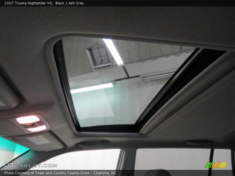 Black / Ash Gray 2007 Toyota Highlander V6