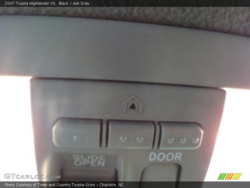 Black / Ash Gray 2007 Toyota Highlander V6