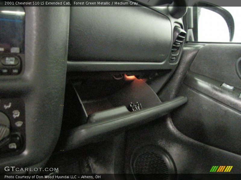 Forest Green Metallic / Medium Gray 2001 Chevrolet S10 LS Extended Cab