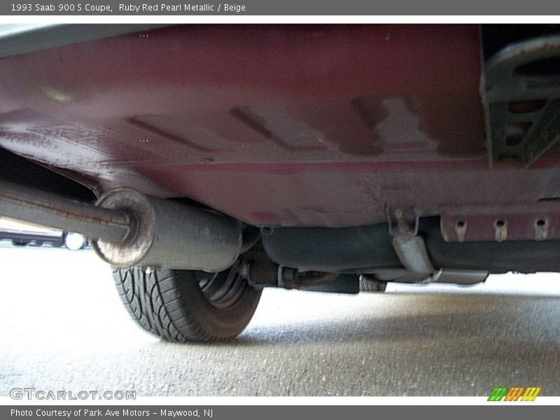 Undercarriage of 1993 900 S Coupe