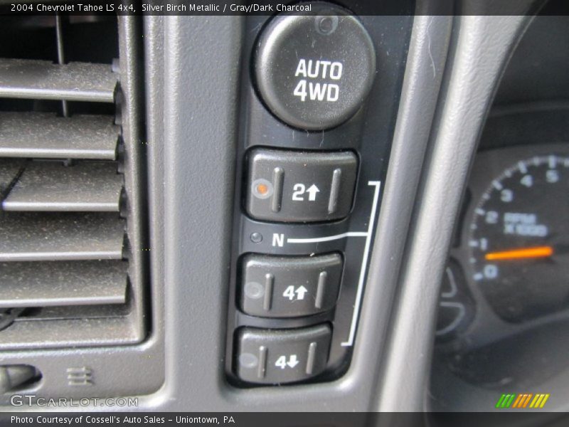 Controls of 2004 Tahoe LS 4x4