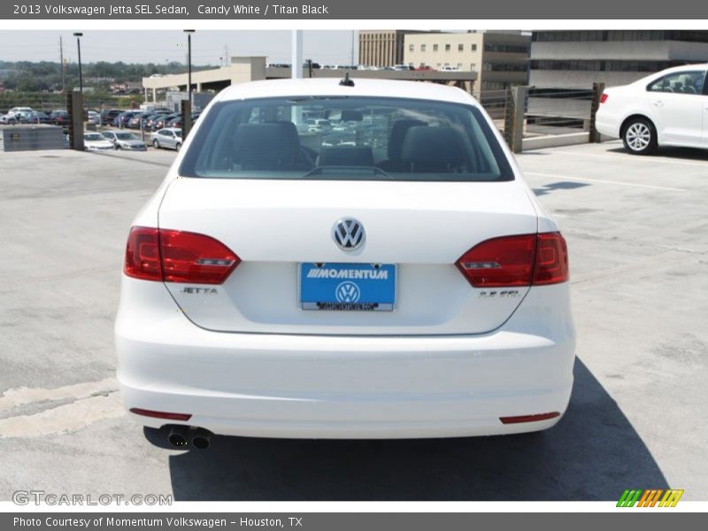 Candy White / Titan Black 2013 Volkswagen Jetta SEL Sedan