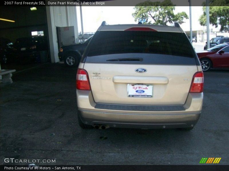 Dune Pearl Metallic / Pebble Beige 2007 Ford Freestyle SEL