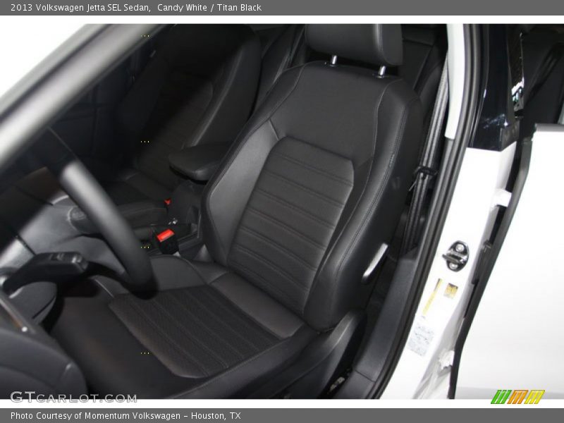 Candy White / Titan Black 2013 Volkswagen Jetta SEL Sedan