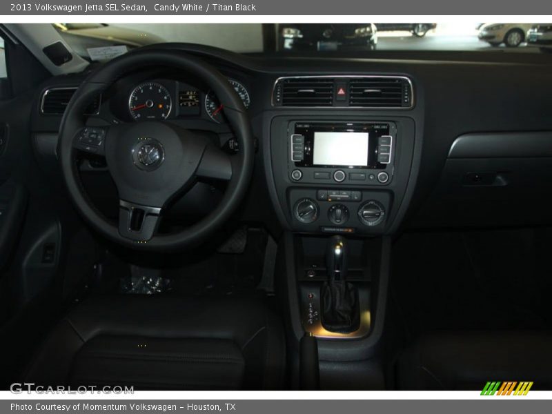 Candy White / Titan Black 2013 Volkswagen Jetta SEL Sedan