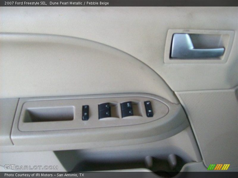 Dune Pearl Metallic / Pebble Beige 2007 Ford Freestyle SEL