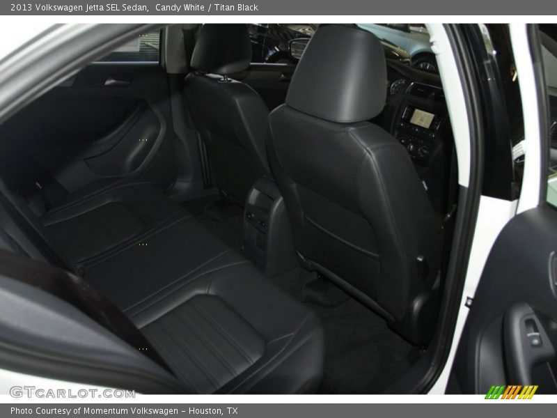 Candy White / Titan Black 2013 Volkswagen Jetta SEL Sedan