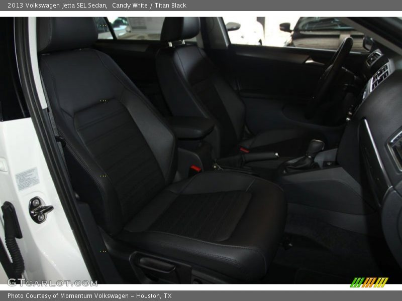 Candy White / Titan Black 2013 Volkswagen Jetta SEL Sedan
