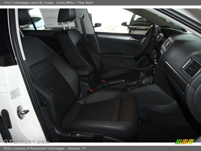 Candy White / Titan Black 2013 Volkswagen Jetta SEL Sedan