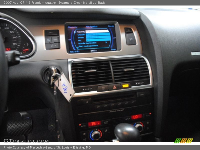 Sycamore Green Metallic / Black 2007 Audi Q7 4.2 Premium quattro
