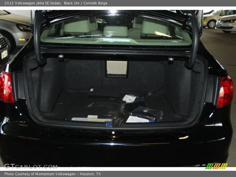 Black Uni / Cornsilk Beige 2013 Volkswagen Jetta SE Sedan